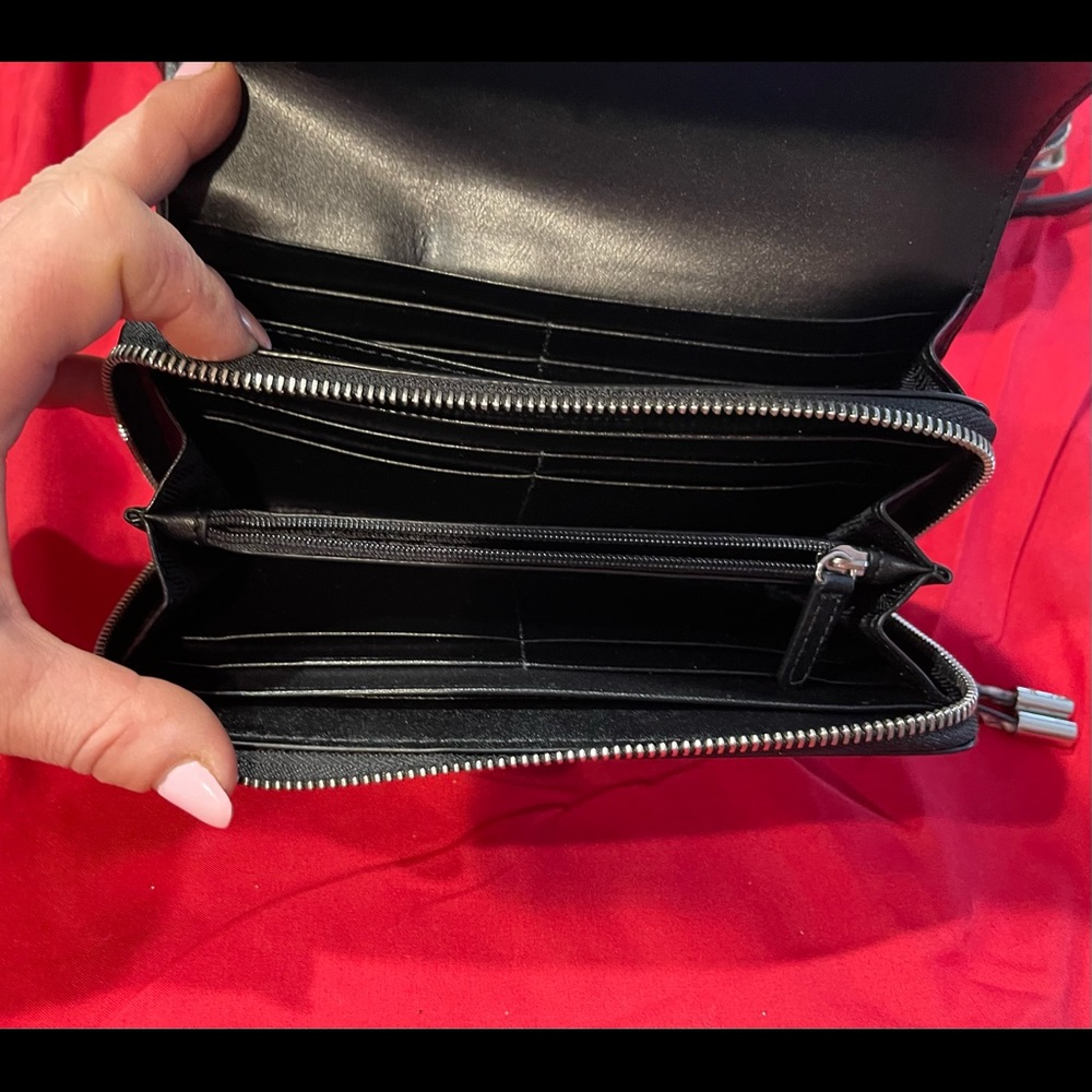 Michael Kors leather bag with matching wallet set. Cute bag for any occasion. - Picture 14 of 16